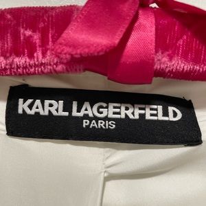 Karl Lagerfeld - Women’s cropped tweed jacket. White/Off White. Black Buttons.
